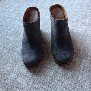 Kork Ease Challis Dark Grey Suede Mules in size 6.